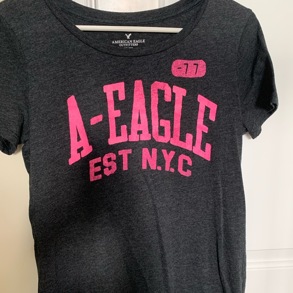 American Eagle size large tshirt